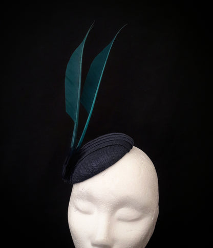 'Gna' Feather Headpiece image 7